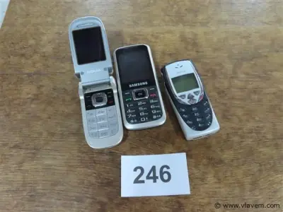 Oude gsm 3 stuks – kavel bij Vlavem