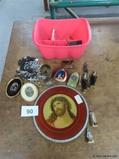 Groot lot devotica – kavel bij Vlavem