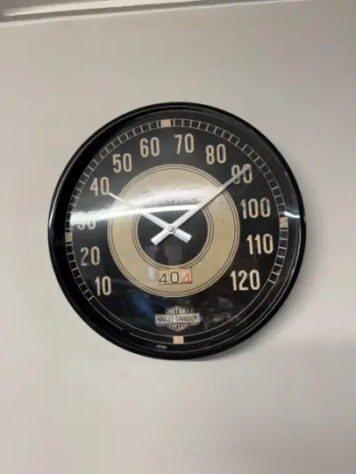 Horloge murale Harley Davidson – kavel bij Auctionline