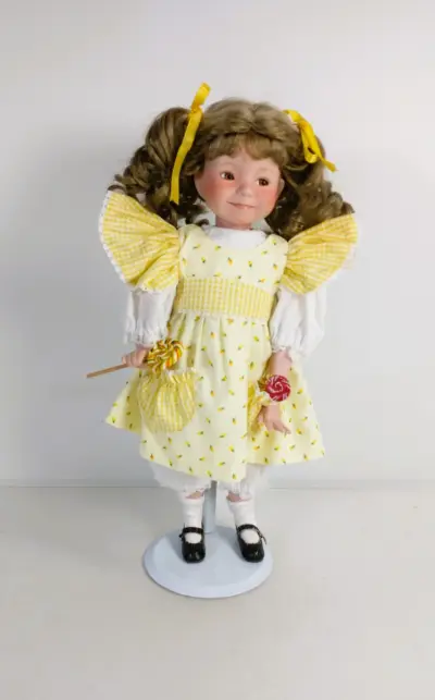 Ashton-Drake porseleinen verzamelpop "Veronika" – Dianna Effner – 1995 – kavel bij De Kringwinkel, Turnhout