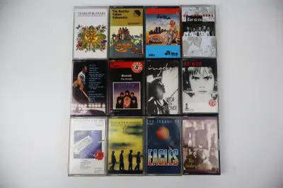 Verzameling van 12 muziekcassettes – kavel bij De Kringwinkel, Izegem