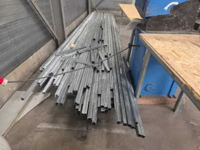 voorraad metalen profielen – kavel bij Auctim, Verrebroek