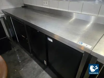 1 x RVS werktafel met 2 x onderkast met diverse inhoud – kavel bij Plaats Je Bod, Amsterdam