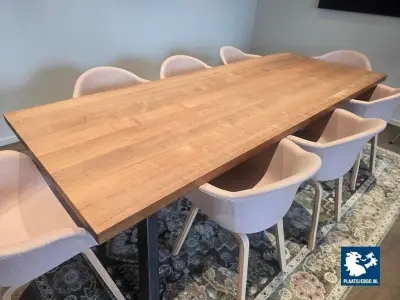 1 x Houten conferentietafel met stalen poten – kavel bij Plaats Je Bod, Amsterdam