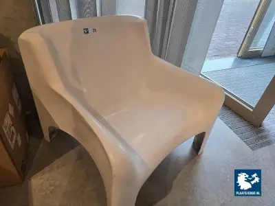 2 x Kunststof loungechair – kavel bij Plaats Je Bod, Amsterdam