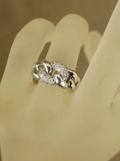 Sterling zilveren ring met schakelmotief – kavel bij De Kringwinkel, Antwerpen