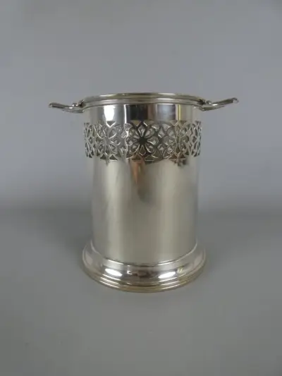 Zilverkleurige wijnkoeler met decoratief patroon – kavel bij De Kringwinkel, Diest