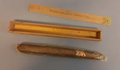 Sigaar in een houten kist – kavel bij De Kringwinkel, Aalst
