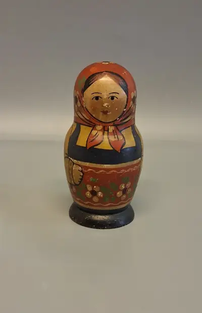 Matroesjka poppen – kavel bij De Kringwinkel, Aalst