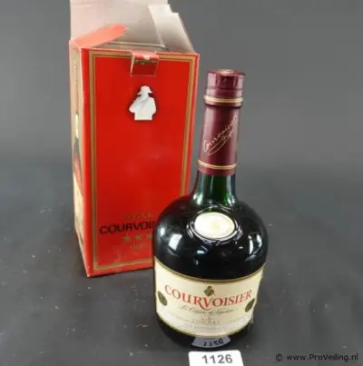 Oude fles Courvoisier Luxe *** (3 Star) cognac uit vermoedelijk de jaren 80 – kavel bij ProVeiling, Wageningen