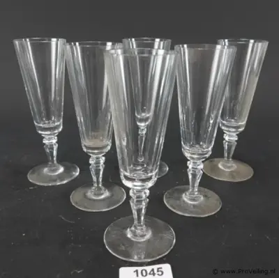 6 kristallen champagneflutes met facetgeslepen panelen – kavel bij ProVeiling