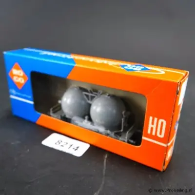 Roco NS Ucs bollenwagen (silo-goederenwagon) met twee bolvormige tanks en het logo van de Nederlandse Spoorwegen – kavel bij ProVeiling, Nederland