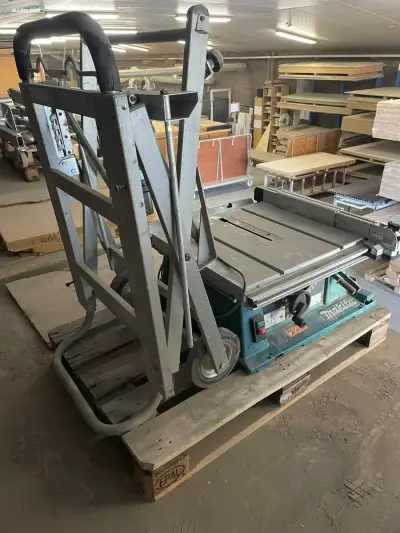 zaagtafel met onderstel Makita 2704 – kavel bij Auctim, Waregem