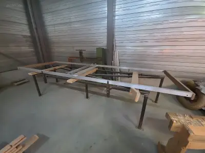 metalen werktafel – kavel bij Auctim, Manage
