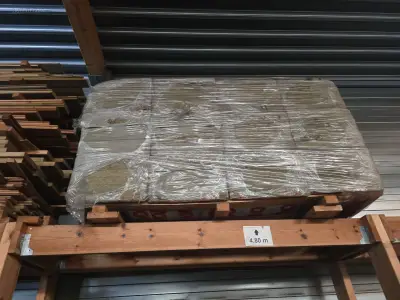 72 isolatiepanelen – kavel bij Auctim, Manage