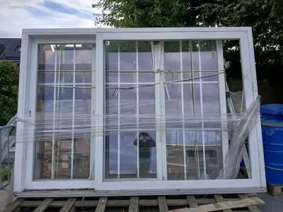 schuifraam en vensterdeur – kavel bij Auctim, Waregem