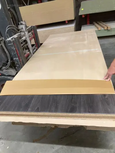 Melamine platen – kavel bij Auctim, Waregem