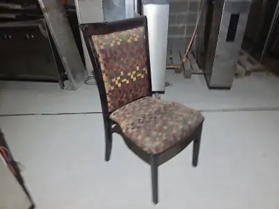 (270x) Houten bijzetstoelen – kavel bij Auctim, Tournai