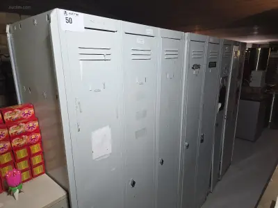 (8x) Diverse metalen kasten – kavel bij Auctim, Tournai