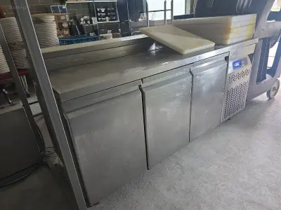 Koel werkbank met saladette Diamond Gastro line – kavel bij Auctim, Tournai