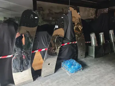 (2x) Verlichting met glazen hangers – kavel bij Auctim, Tournai