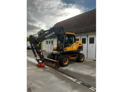 1 Volvo-graafmachine EW140D – kavel bij Zoll-Auktion, Sondershausen