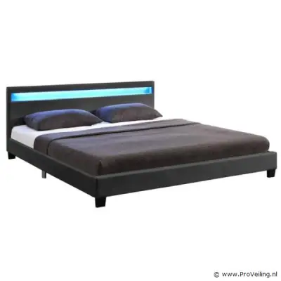 Kunstleren bed Paris 140x200cm – kavel bij ProVeiling