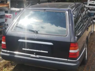 Passenger Car Mercedes Benz 300 TE – kavel bij NetBid, Möllnerstr. 29 22964 Steinburg/Eichede