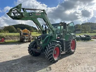Traktor mit Frontlader Fendt 716 Vario mit Stoll 60.1 FZ Profiline – kavel bij Blinto, Brilon Alme