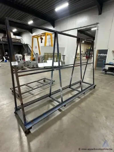 verrijdbaar metalen A-frame transportrek – kavel bij Appelboom