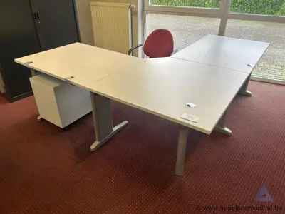 L-vormig bureau met ladeblok, 200 x 220 cm – kavel bij Appelboom