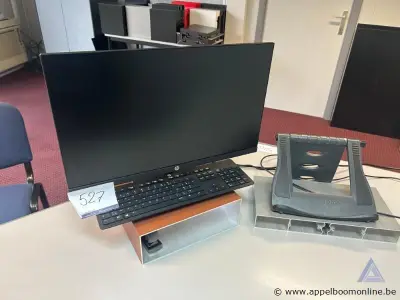 toetsenbord HP en Kensington standaard, computermonitor HP. Werking niet gekend – kavel bij Appelboom