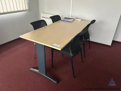tafel vv 4 stoelen – kavel bij Appelboom