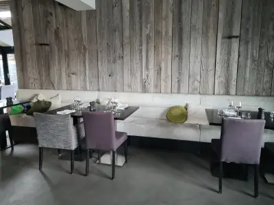 Banquette de restaurant de 6 mètres – kavel bij Auctionline