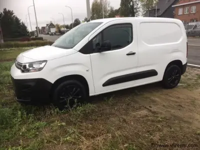 Lichte vrachtwagen – kavel bij Vlavem, Lichte Vrachtwagen Citroën Berlingo Bwj
