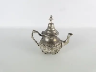 Vintage Marokkaanse verzilverde theepot – kavel bij De Kringwinkel, Heverlee