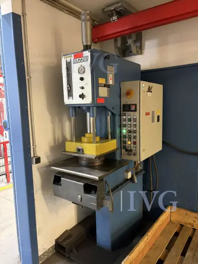 hydraulische Einständer-Presse DUNKES HZT10 – kavel bij IVG, Neumünster