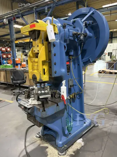 Exzenterpresse PMB EP-64 – kavel bij IVG, Neumünster