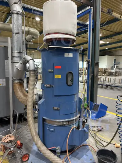 Späneabsaugfilteranlage (blau) – kavel bij IVG, Neumünster