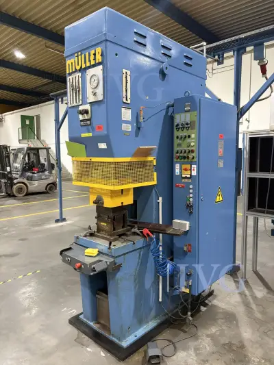 hydraulische Einständerpresse MÜLLER WEINGARTEN CD 63.12.10 – kavel bij IVG, Neumünster
