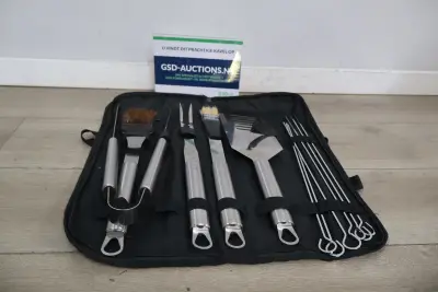 Set BBQ gereedschap en spiesen' – kavel bij GSD Auctions, Zoeterwoude