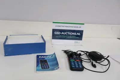 Eenvoudige mobiele telefoon met accessoires' – kavel bij GSD Auctions, Zoeterwoude