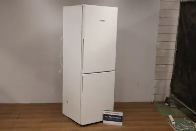 Bosch koelvries-combinatie Koelkast – kavel bij GSD Auctions, Zoeterwoude