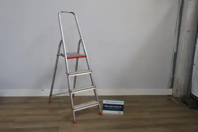 Altrex vouwladder met vier treden – kavel bij GSD Auctions, Zoeterwoude
