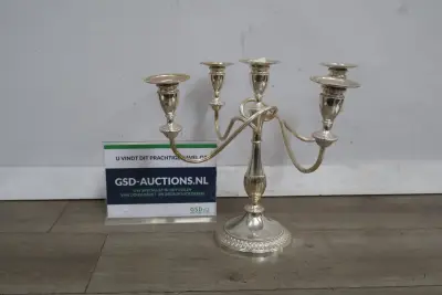 Zilverkleurige vijfarmige kandelaar – kavel bij GSD Auctions, Zoeterwoude