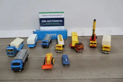 Set van diverse speelgoed vrachtwagens en voertuigen – kavel bij GSD Auctions, Zoeterwoude