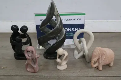 Set van 6 Diverse Stenen Beelden – kavel bij GSD Auctions, Zoeterwoude