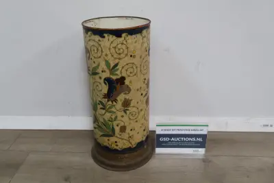 Decoratieve metalen parapluhouder met bloemenmotief – kavel bij GSD Auctions, Zoeterwoude