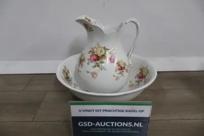 Emaille waterkan en schaal met bloemenmotief – kavel bij GSD Auctions, Zoeterwoude