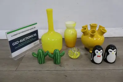 Gele en groene keramische vazen en zout- en pepermolens – kavel bij GSD Auctions, Zoeterwoude